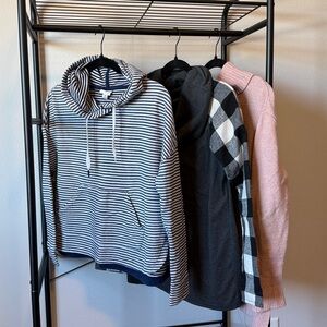 Medium Women’s Sweater Lot